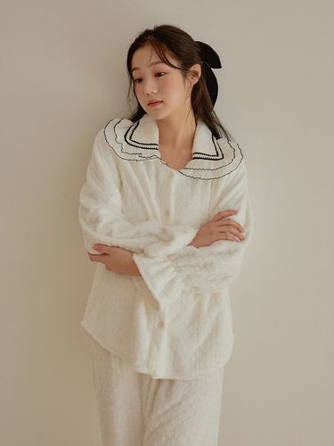 Suette Embossed Microfiber Pajama Set - LUNALUZ STUDIO - Modalova