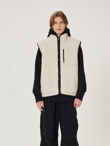 Relaxed Fit Fleece Puffer Vest - MARKM - Modalova