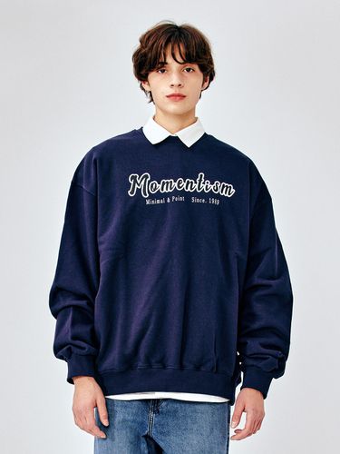 Classic Lettering Sweatshirt_Navy - MOMENTISM - Modalova