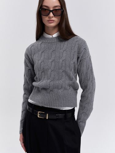 Lass Cable Knit - BLOSSOM H COMPANY - Modalova