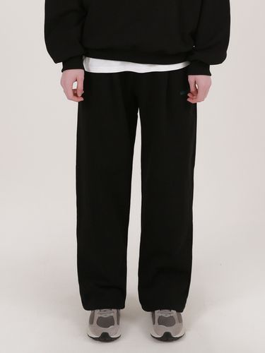 Single Pleated Wide Leg Sweatpants - MOMENTISM - Modalova