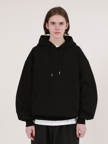 Essential Oversized Fit Hoodie - MOMENTISM - Modalova