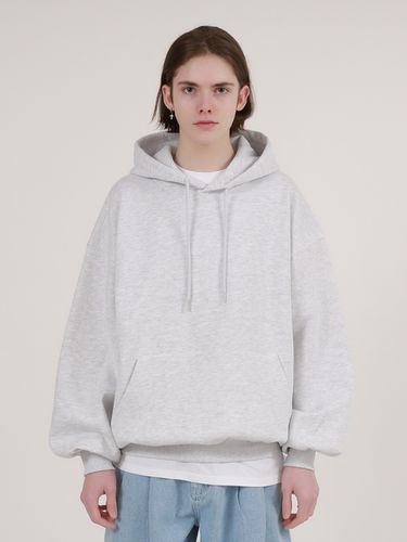 Essential Oversized Fit Hoodie - MOMENTISM - Modalova