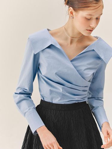 ELLIE V-Neck Blouse - BAU by Bride And You - Modalova