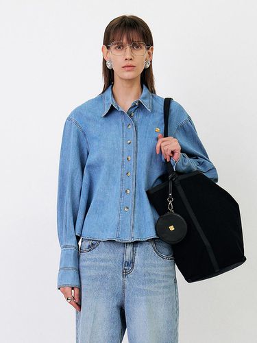 Wave Hem Cropped Denim Shirt_Denim - GABRIEL LEE - Modalova