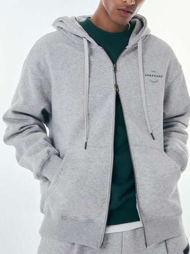 Daily Standard Zip-Up Hoodie - URBANAGE - Modalova