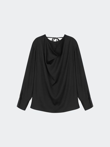 Draped Open Back Blouse (Black) - HAVELESS - Modalova