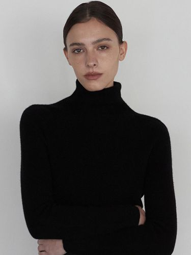 WOOL RIB TURTLE NECK KNIT_BLACK - ouie - Modalova