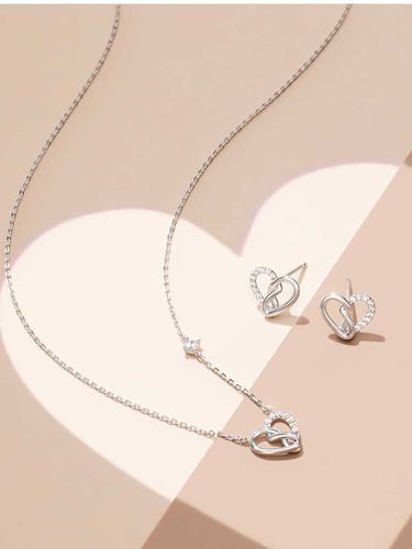 Eter Holiday Heart Necklace - J.ESTINA - Modalova