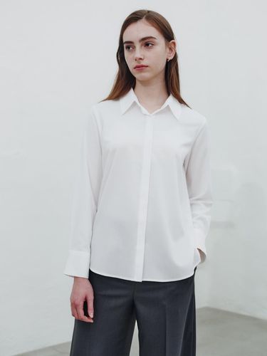 Basic Hidden Button Shirt White - MIND BRIDGE women - Modalova