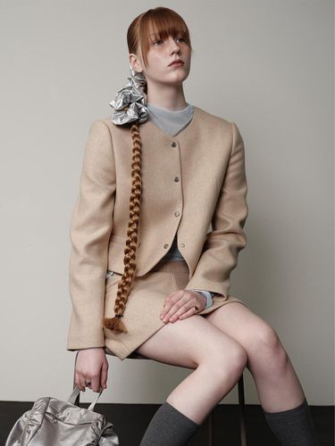 Button Point Jacket (Beige) - RAIVE - Modalova