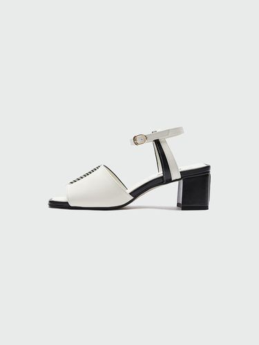 Yinsley Open Toe Stitched Color Block Heels - EENK - Modalova