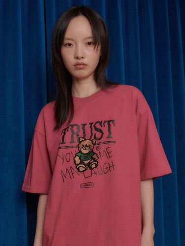 Trust Bear Oversized T-shirt_Pink - AMBLER - Modalova