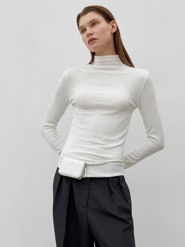 Essential Soft Half Neck Tee (T-6874) - Atelier Nain - Modalova