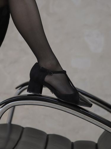 Hermoso T Strap Shoes_Black Suede - LOVEDEWY - Modalova