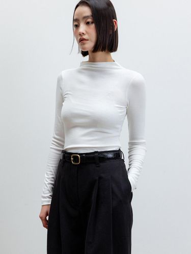 Mock Neck T-shirt - White - RRACE - Modalova