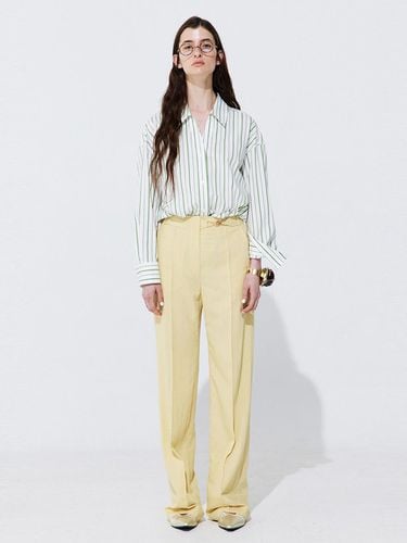 Belted Straight Trousers _ Yellow - WNDERKAMMER - Modalova