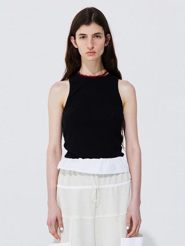 Back Cutout Sleeveless Top_ Black - WNDERKAMMER - Modalova