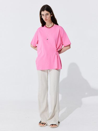 Button Line T-Shirt _ Hot Pink - WNDERKAMMER - Modalova