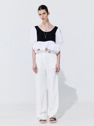 Belted Straight Trousers _ White - WNDERKAMMER - Modalova