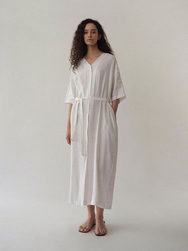 Button robe dress (3 Colors) - LeniL - Modalova