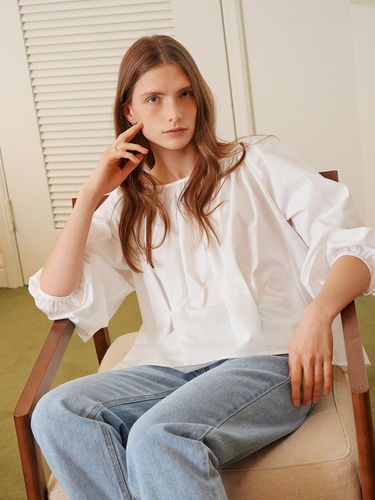 A Two Way Shirring Blouse - White - AMONG - Modalova