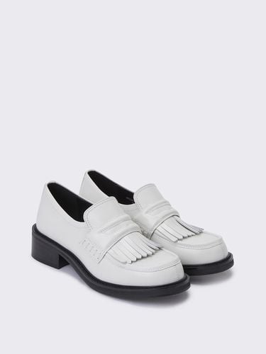 Fringe Loafer_White - SUECOMMA BONNIE - Modalova