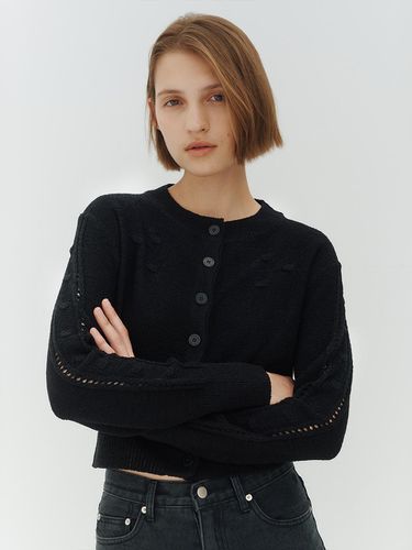 Joshua Emboss Cardigan (Black) - REMPLACEMENT - Modalova