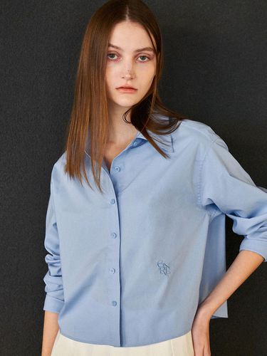 Wrinkle-Free Semi-Cropped Classic Shirt Sky Blue - GENERAL IDEA - Modalova