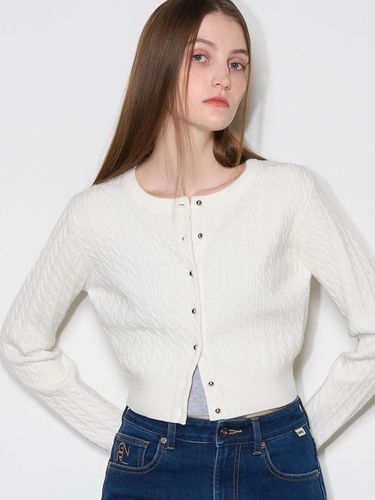 Essential Cropped Cable Knit Cardigan - White - GENERAL IDEA - Modalova