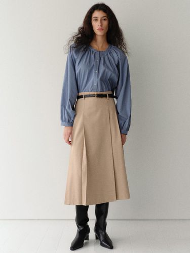 Side Pleated Skirt_Beige - ARCHAIC - Modalova