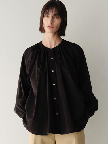 Round Shirring Blouse_Black - ARCHAIC - Modalova