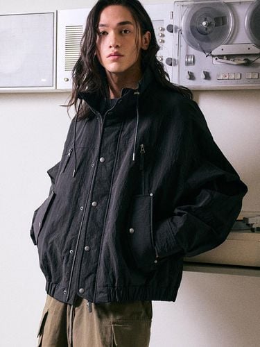 Drawstring High-neck Windbreaker_Black - TMAKER - Modalova