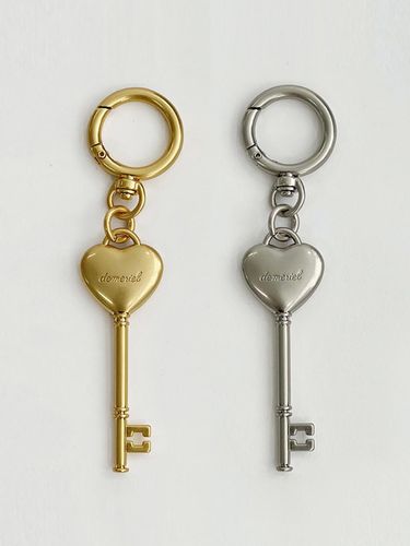 Volume Heart Key Charm - demeriel - Modalova