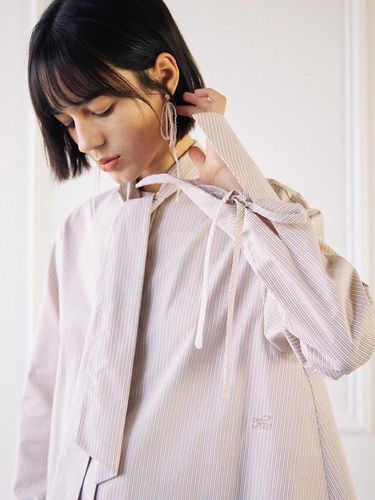 A-Line Scarf Blouse (Beige Stripe) - TAV - Modalova