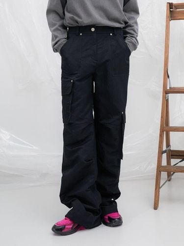 Multi Pocket Cargo Pants_Black - YUTHENTIC - Modalova