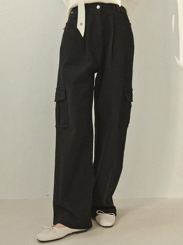 Holy Jolly Single Pleat Cargo Pants_Black - MICANE - Modalova