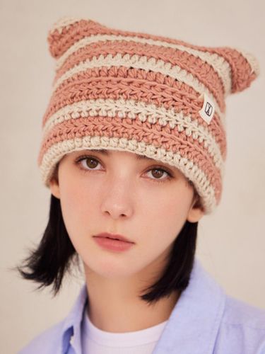 Square Label Stripe Crochet Beanie_Pink - VARZAR - Modalova