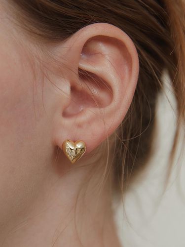 Flower Cubic Full Heart Earrings - TATIANA - Modalova