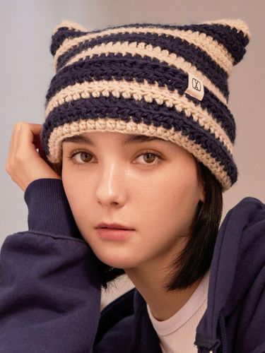 Square Label Stripe Crochet Beanie_Navy - VARZAR - Modalova