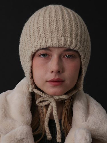 BO Earflap Hat - Less is more - Modalova