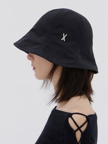 VA Stud Basic Tulip Hat_Black - VARZAR - Modalova