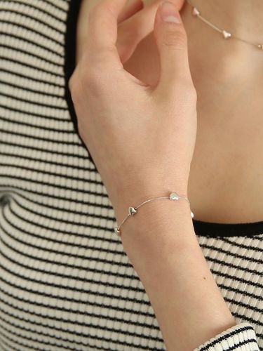 Silver Heart Connection Bracelet - Less is more - Modalova