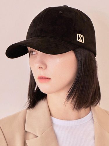 VA Square Suede Ball Cap_Black - VARZAR - Modalova