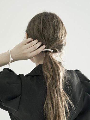 Old Money Look Wave Hair Cuff - BESTY - Modalova