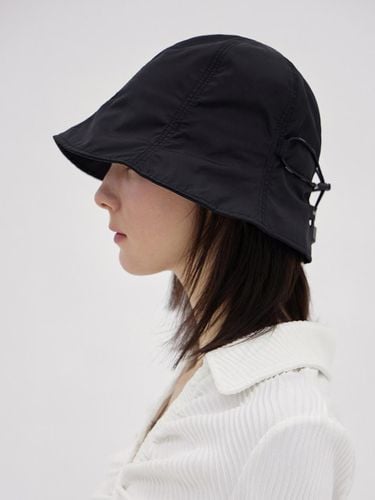 Label String Bucket Hat_Black - VARZAR - Modalova