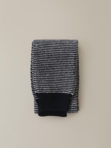 Caron Stripe Knit Scarf_Dark Navy - NOTHING WRITTEN - Modalova