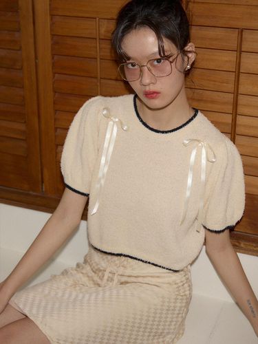 Ribbon Point Knit Top - Beige - SALON DE YOHN - Modalova