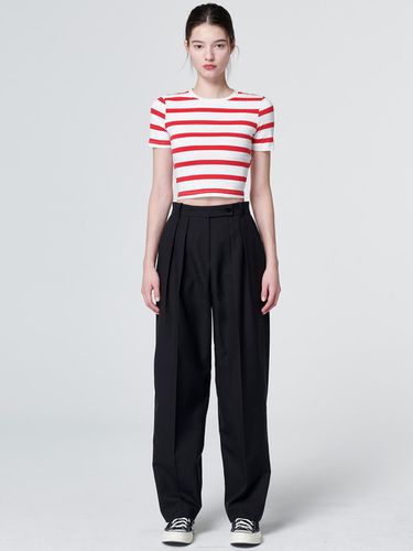 Two-Tuck Wide Setup Pants (Black) - MaLoupe - Modalova