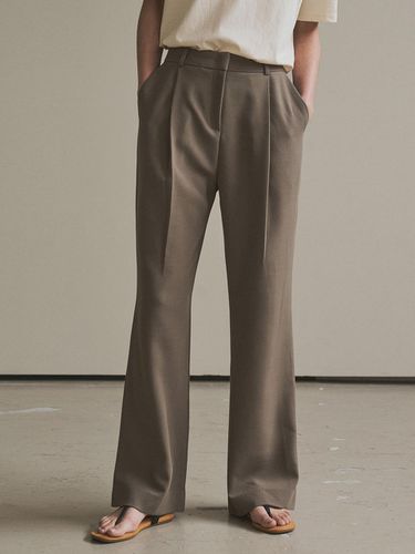 SIPT7108 One-tuck Loose Fit Bootscut Slacks - Siyazu - Modalova